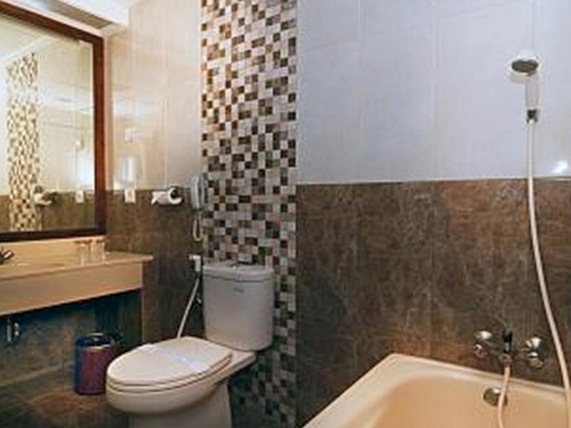 Weta International Hotel Сурабая Экстерьер фото