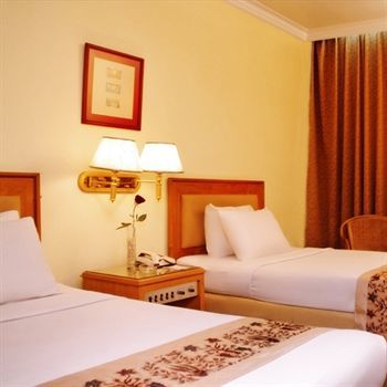 Weta International Hotel Сурабая Экстерьер фото