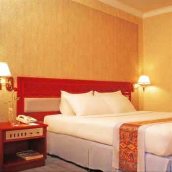 Weta International Hotel Сурабая Экстерьер фото