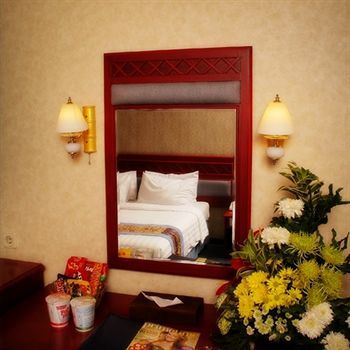 Weta International Hotel Сурабая Экстерьер фото